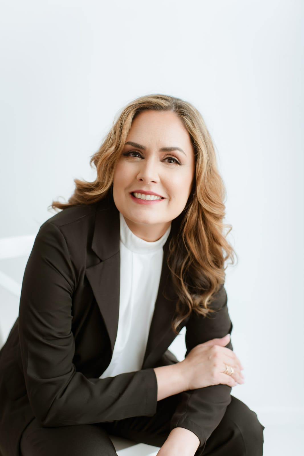 Thais Germano em seu ambiente profissional